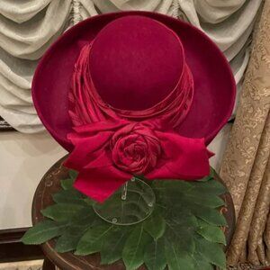 Whithall & Shon 100% Wool Doveskin Felt w. Satin Flower Detail Burgundy Hat